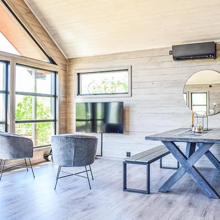 Дом отдыха Awesome Home In Nedstrand With Wifi *